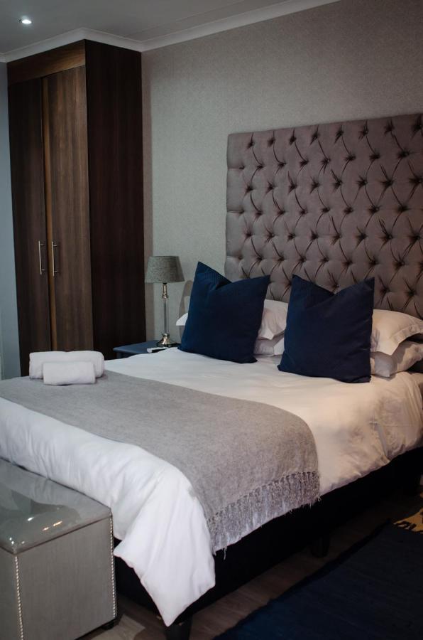 The Royal Guest House Klerksdorp Bagian luar foto