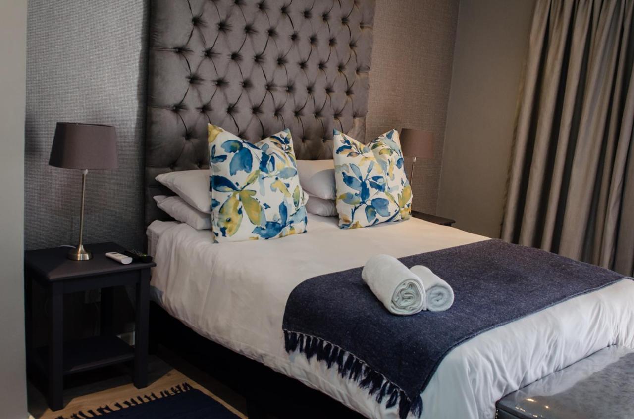 The Royal Guest House Klerksdorp Bagian luar foto