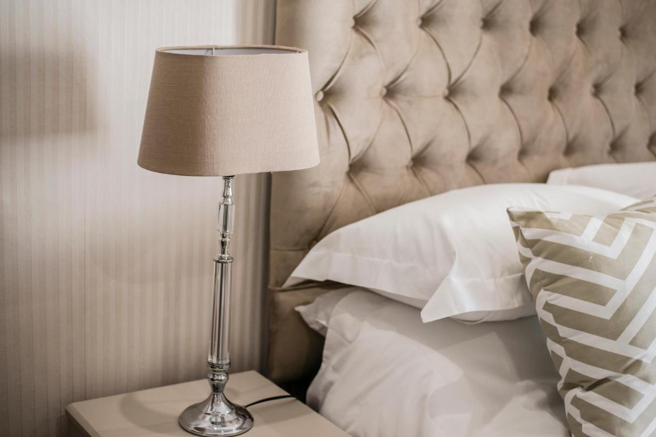 The Royal Guest House Klerksdorp Bagian luar foto