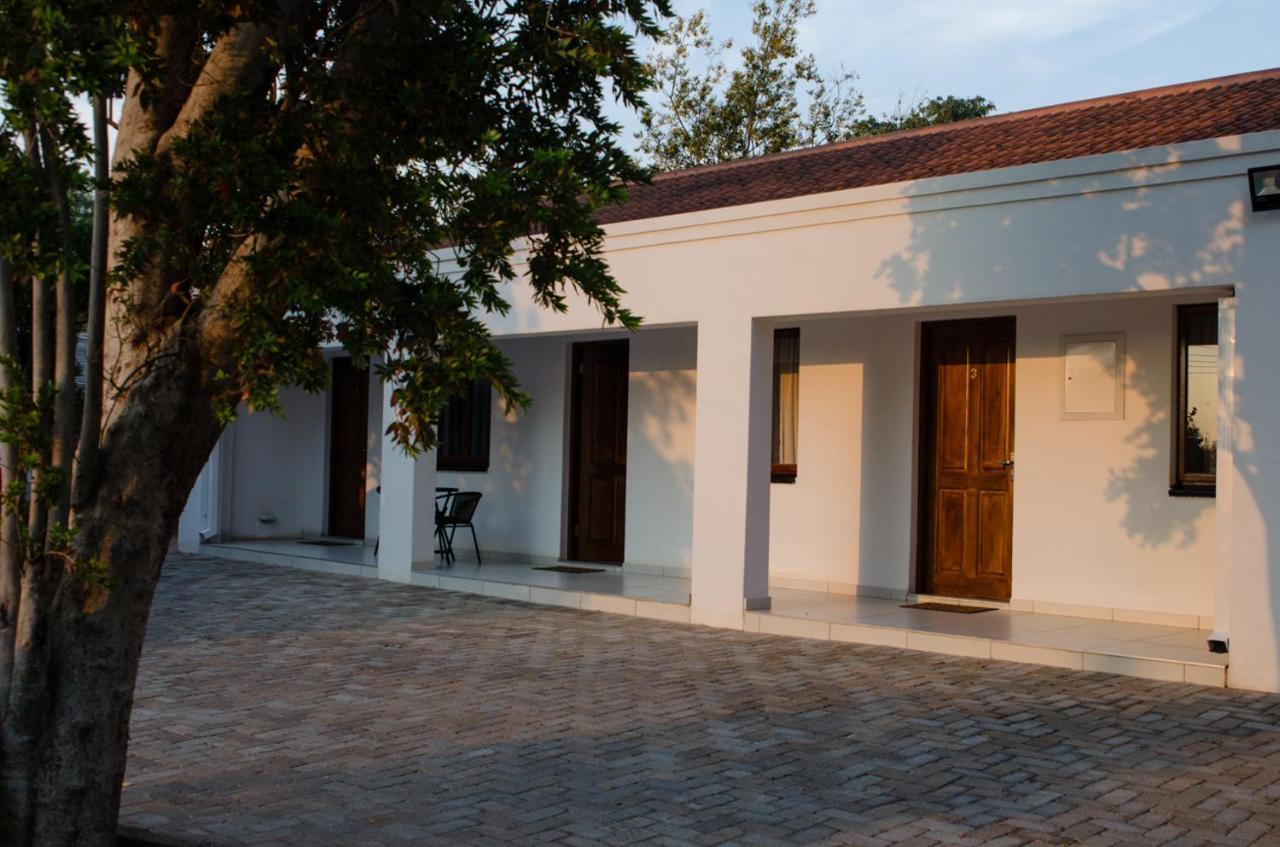 The Royal Guest House Klerksdorp Bagian luar foto